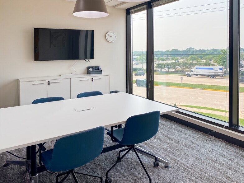 More Photos Of 17W240 22nd St, Oakbrook Terrace Coworking Space