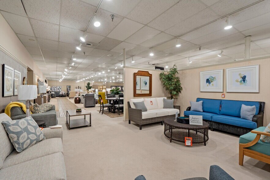 More Photos Of 334 County Road 81, Osseo Storefront Retail Office For Sale