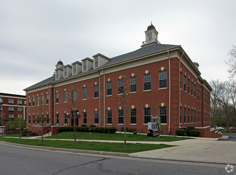 Primary Photo Of 5470 Main St, Sylvania Office For Lease