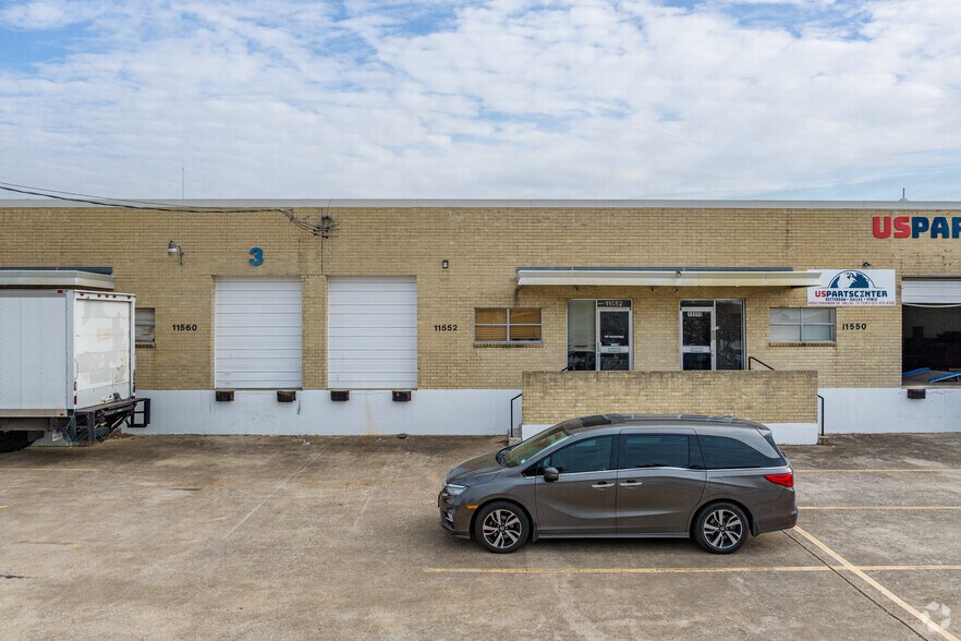 More Photos Of 11550-11562 Chairman Dr, Dallas Light Distribution For Lease