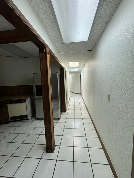 More Photos Of 901 N Virginia Ave, Oklahoma City Manufacturing For Lease