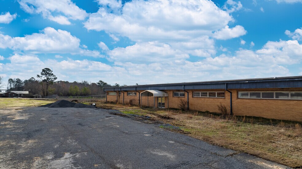 More Photos Of 5759 Tammy Little Dr, Section Warehouse For Sale