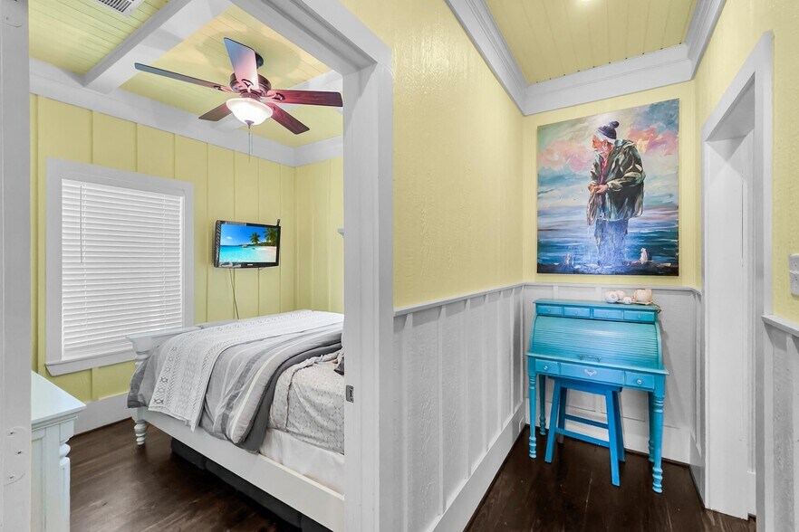 More Photos Of 2207 Nelson Avenue, Port Bolivar Healthcare For Sale