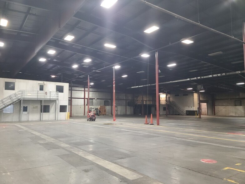 More Photos Of 300 E 39th St, Hastings Distribution For Sale