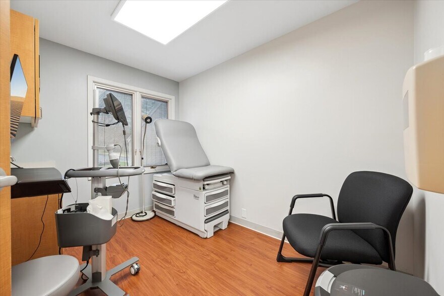 More Photos Of 762 US HIGHWAY 202/206, Bridgewater Medical For Lease