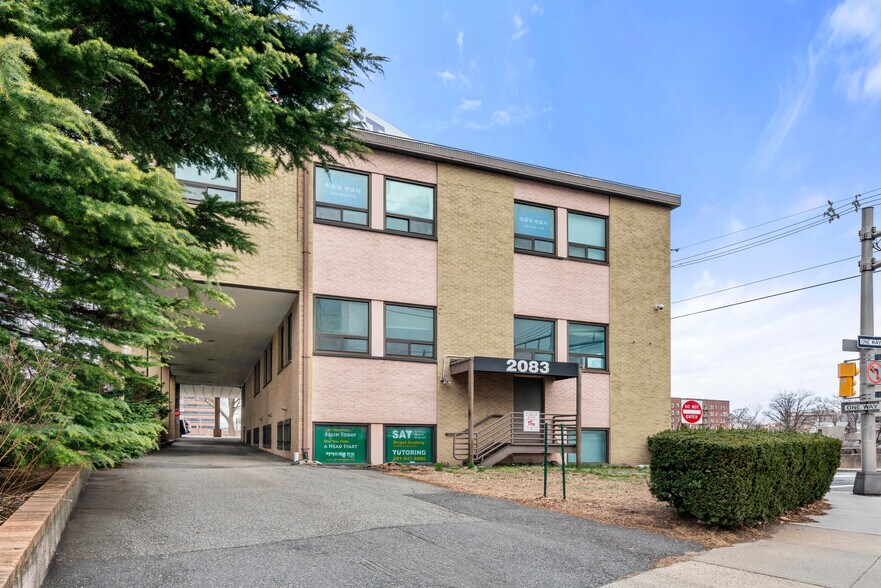 More Photos Of 2083 Center Ave, Fort Lee Medical For Lease