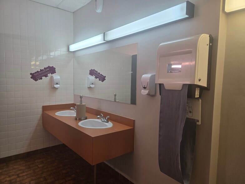 More Photos Of 5201 44 St, Bonnyville Industrial For Sale