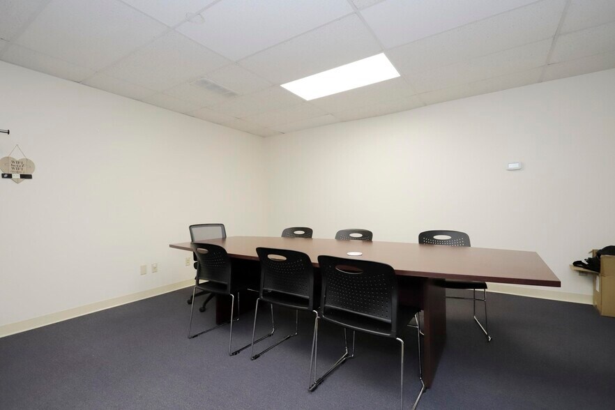 More Photos Of 1 Welby Rd, New Bedford Office For Sale