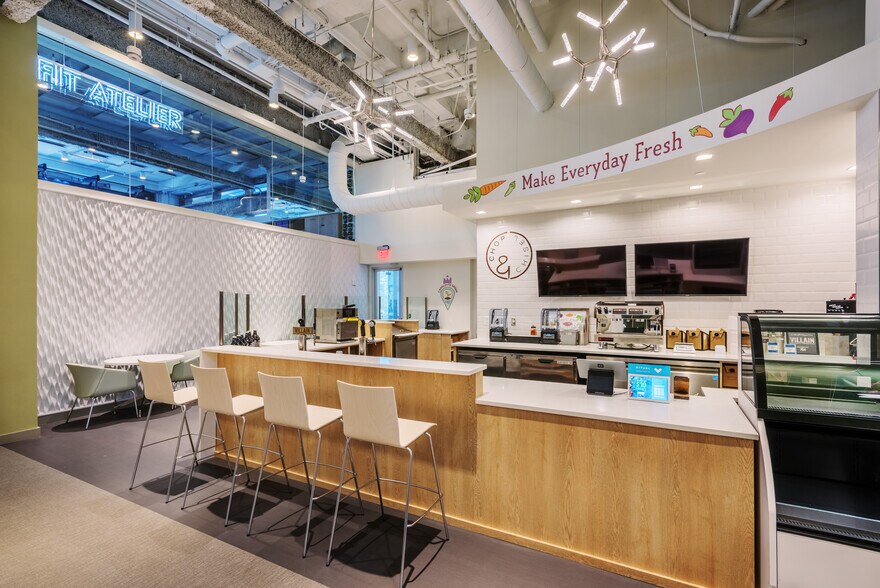 More Photos Of 227 W Trade St, Charlotte Office For Lease