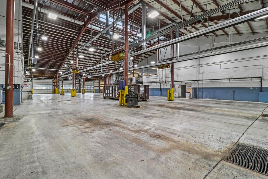 More Photos Of 315 Northampton St, Kingston Industrial For Sale