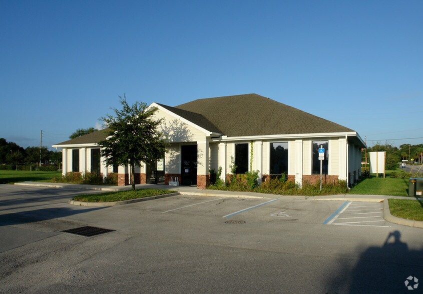 More Photos Of 1708-1718 Lexington Green Ln, Sanford Medical For Sale