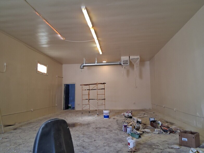 More Photos Of 1644 E Compton Blvd, Compton Freestanding For Lease