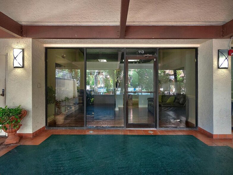 More Photos Of 330 Clematis St, West Palm Beach Storefront Retail Office For Sale