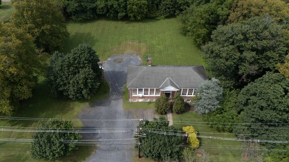 More Photos Of 2333 Northwood Ave, Easton Light Manufacturing For Sale