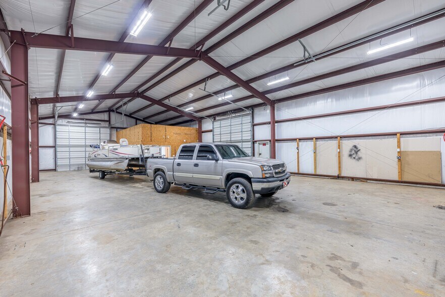 More Photos Of 159 Mitch Ave, Tuscumbia Self Storage For Lease