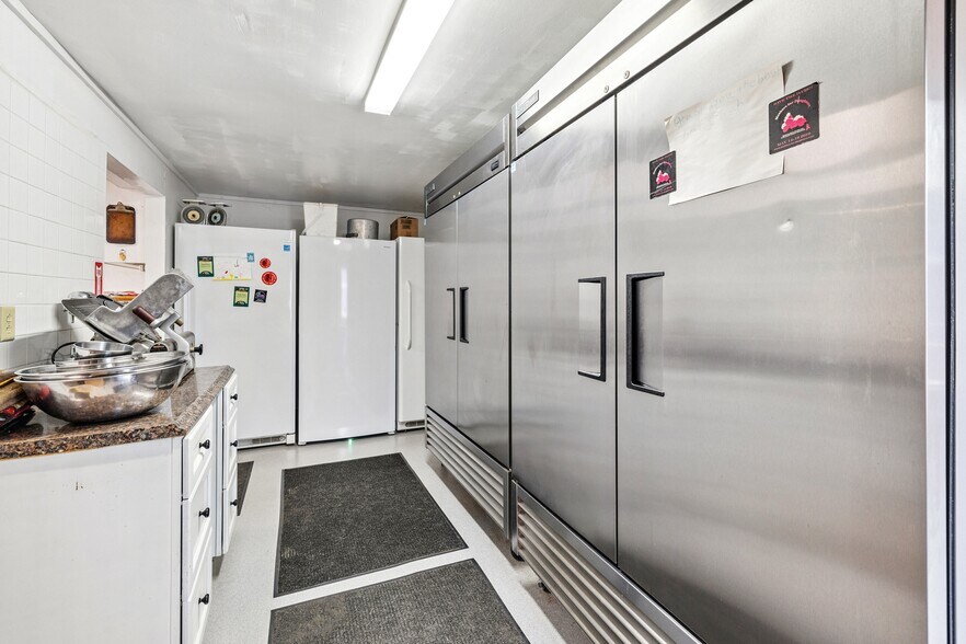 More Photos Of 344 Vt Route 100, West Dover Hotel For Sale