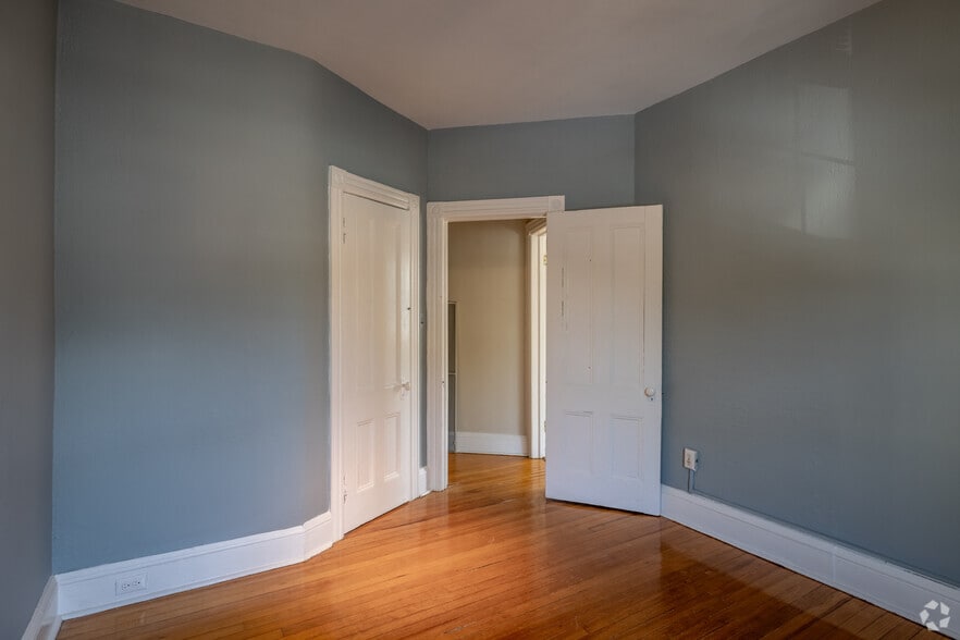 More Photos Of 10 Prospect St, Westfield Storefront Retail Office For Lease