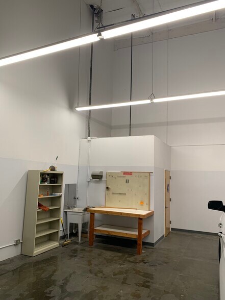 More Photos Of 1376 Walter St, Ventura Light Manufacturing For Lease