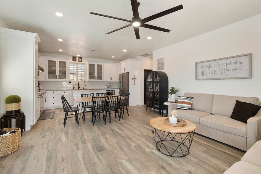 More Photos Of 8822 W Deer Valley Rd, Peoria Specialty For Sale