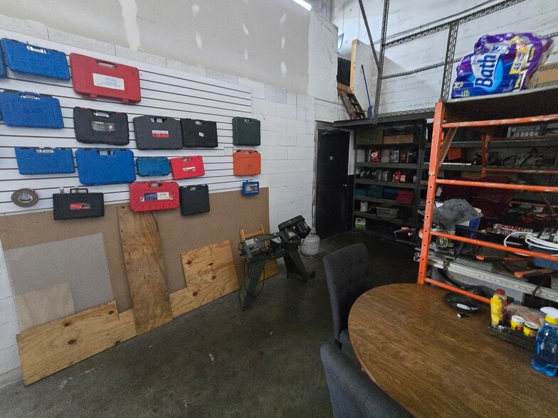 More Photos Of 1137 US Highway 19, Holiday Auto Repair For Sale