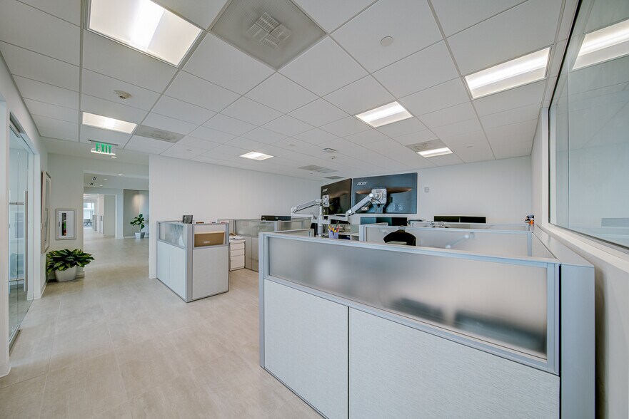 More Photos Of 8950 SW 74th Ct, Miami Medical For Lease