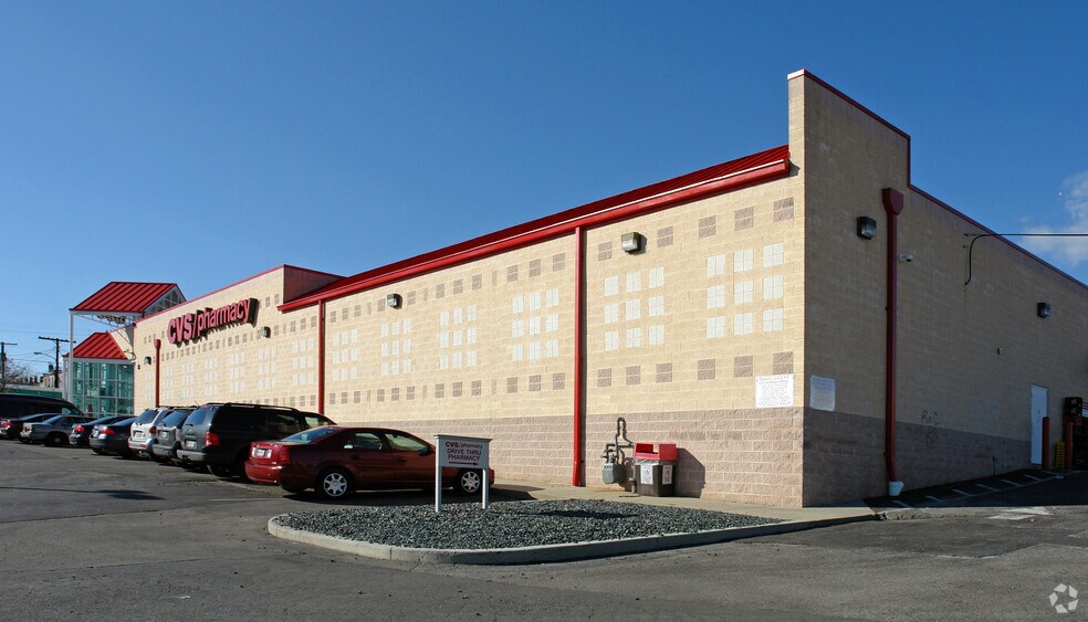 More Photos Of 2560 W Franklin St, Baltimore Drugstore For Lease