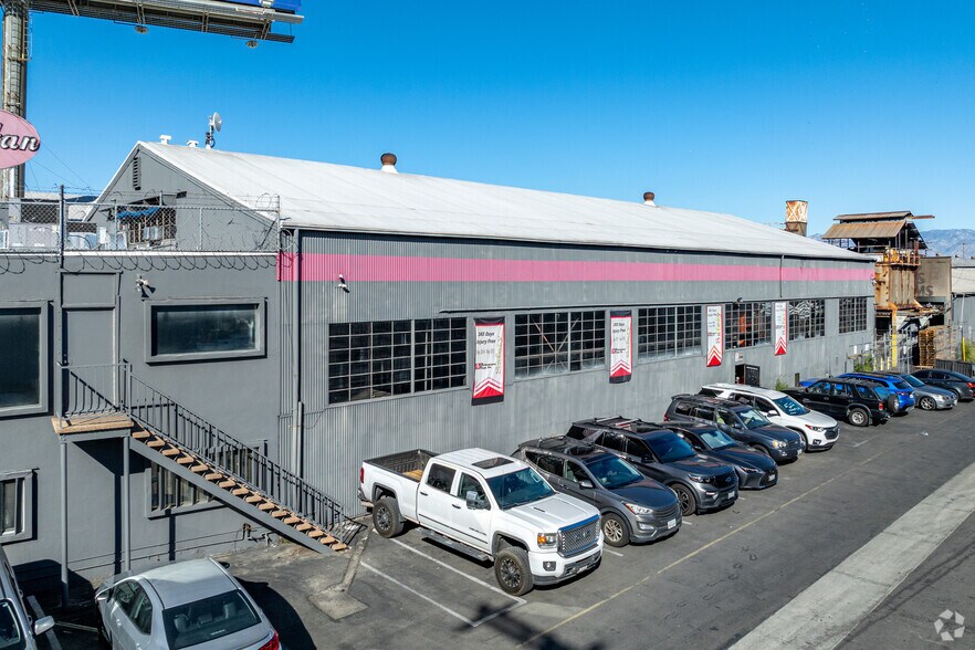More Photos Of 7403 Telegraph Rd, Montebello Industrial For Lease