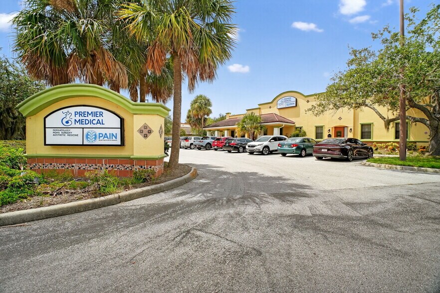 More Photos Of 1511 Buenos Aires Blvd, Lady Lake Funeral Home For Lease