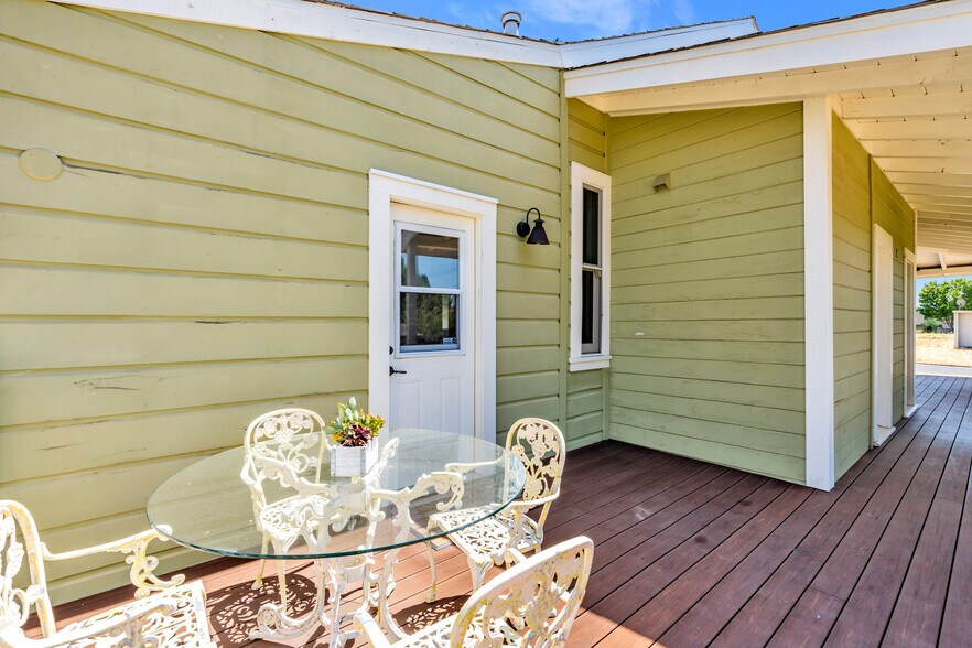 More Photos Of 602 W K St, Benicia Freestanding For Sale