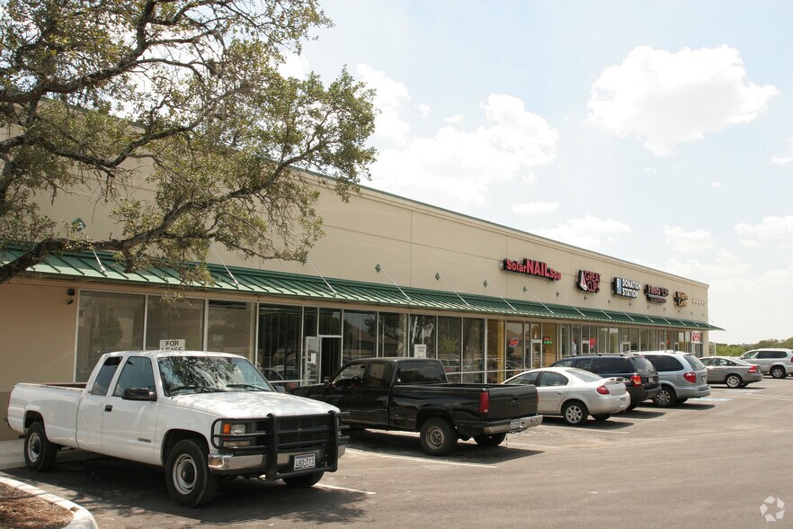 More Photos Of 15502 Huebner Rd, San Antonio Storefront For Lease