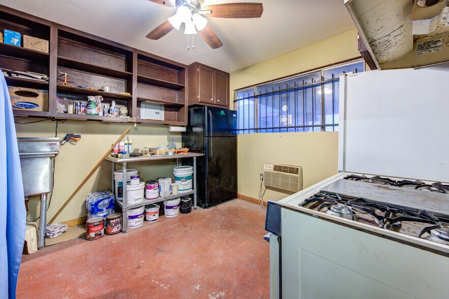 More Photos Of 11217 Todd St, Houston Light Manufacturing For Sale