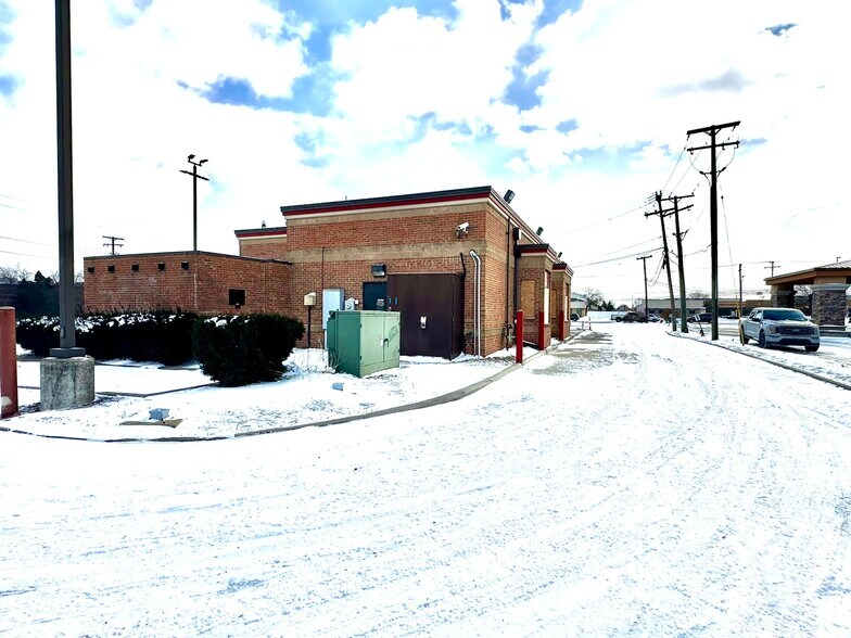 More Photos Of 18902 Northline Rd, Southgate Fast Food For Sale