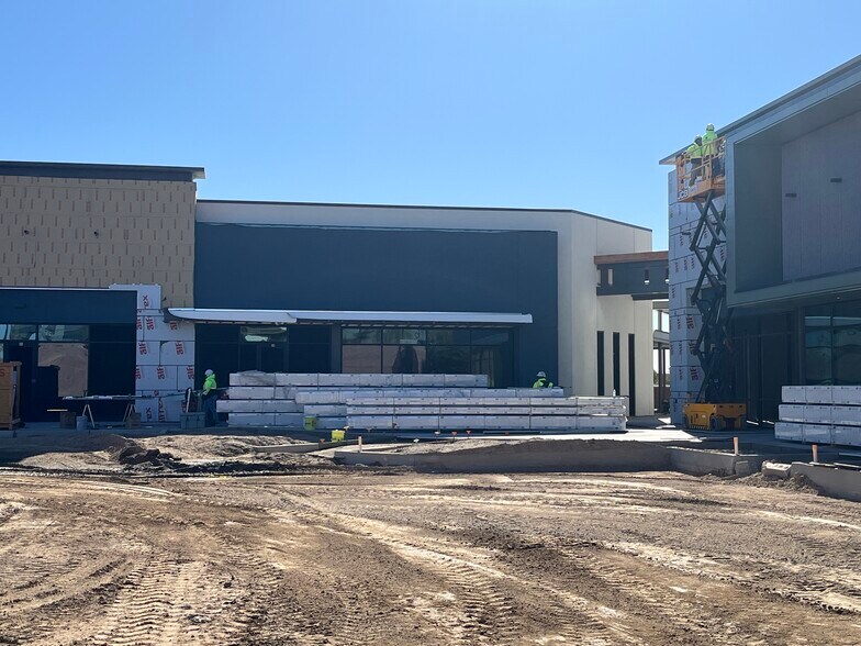 More Photos Of Verrado Way & I-10, Buckeye Unknown For Lease