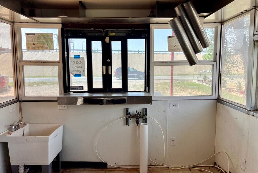 More Photos Of 3802 Idalou Rd, Lubbock Warehouse For Sale