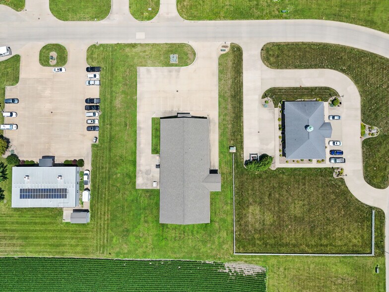 More Photos Of 3615 Flint Ridge Dr, Burlington Flex For Sale