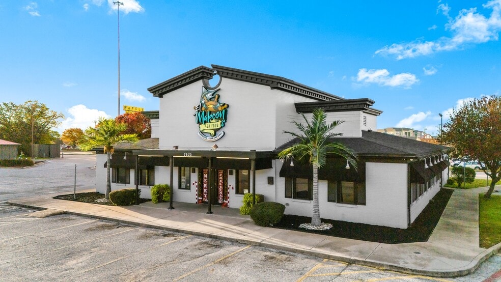 More Photos Of 7520-7640 NE Loop 820, North Richland Hills Unknown For Lease