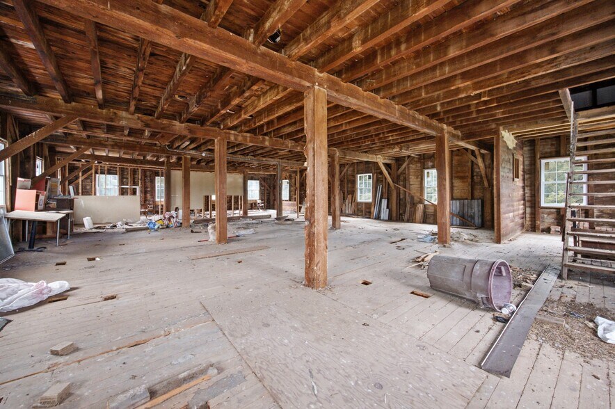 More Photos Of 32 Mill St, Port Byron Industrial For Sale