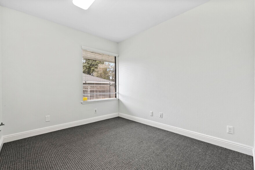 More Photos Of 970 Petit Ave, Ventura Medical For Sale