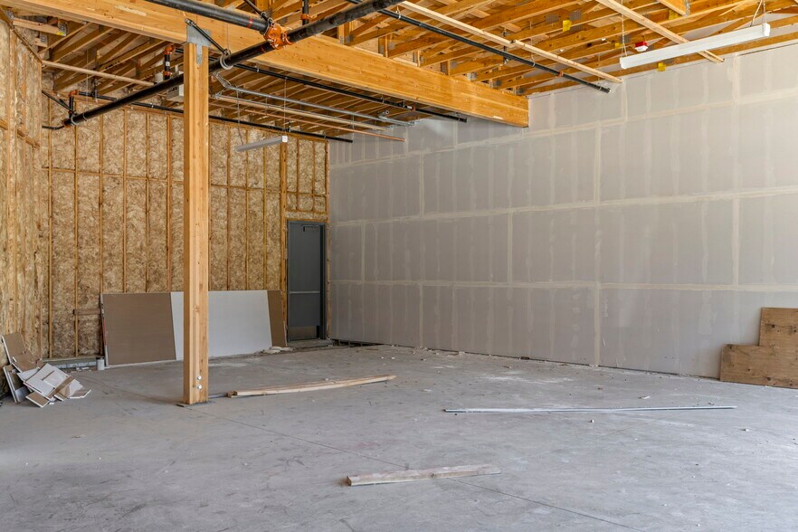 More Photos Of 1102 State Rte 20, Sedro Woolley General Retail For Lease