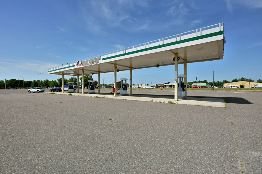 More Photos Of 2501 S Main St, Rice Lake Convenience Store For Sale