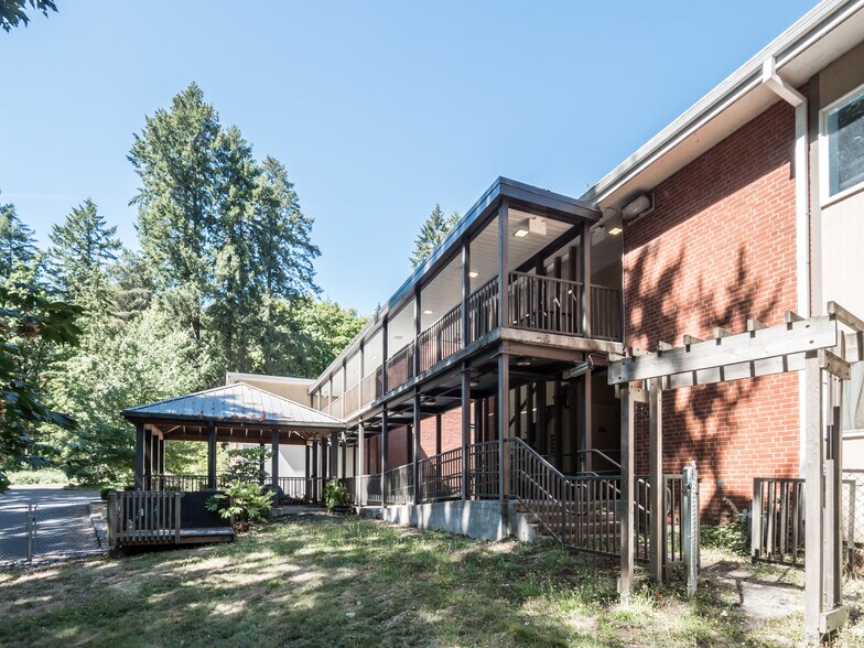 More Photos Of 2640 NW Alexandra Ave, Portland Specialty For Sale