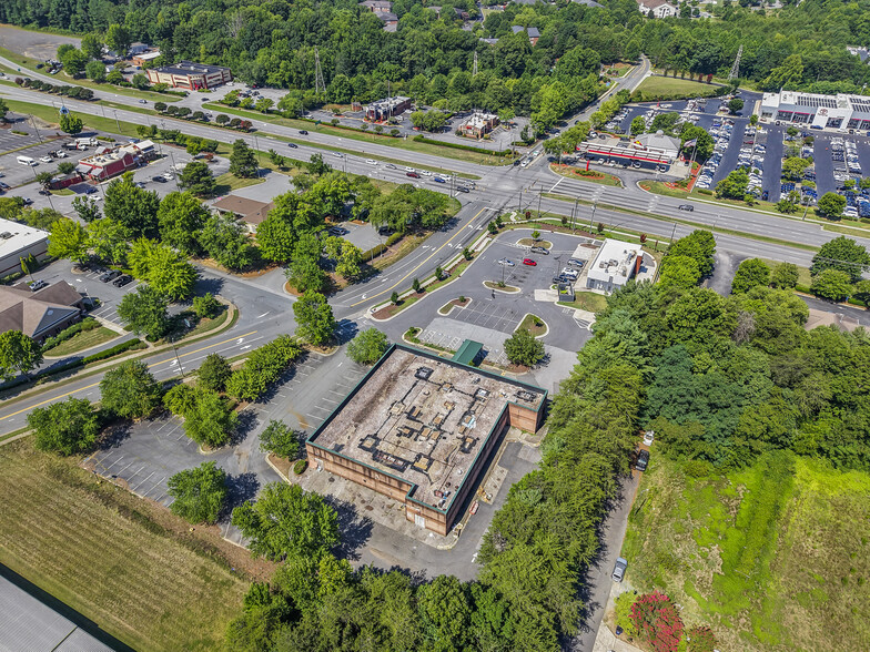 More Photos Of 3169 Peters Creek Pky, Winston-Salem Restaurant For Sale