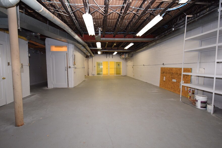 More Photos Of 108 W Jefferson St, Falls Church Warehouse For Lease