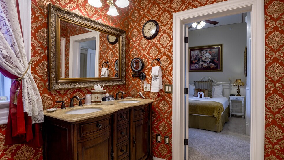 More Photos Of 118 S 300 W, Heber City Hospitality For Sale