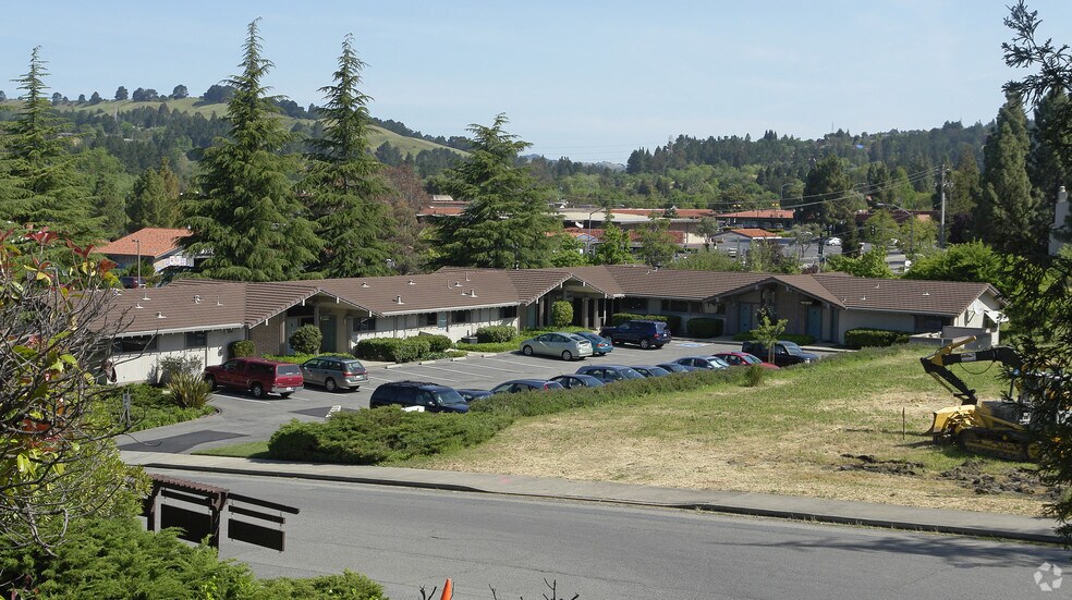 Primary Photo Of 1001 Country Club Dr, Moraga Medical For Lease