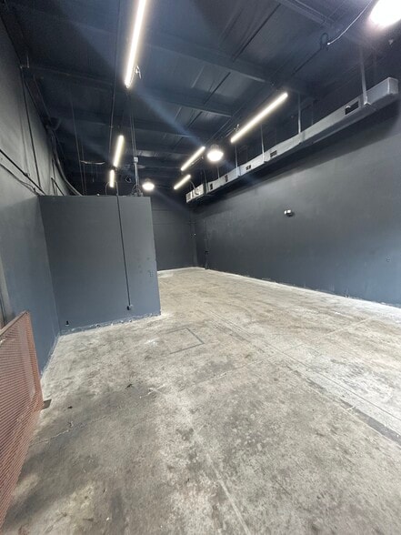 More Photos Of 17030 Alico Commerce Ct, Fort Myers Warehouse For Sale