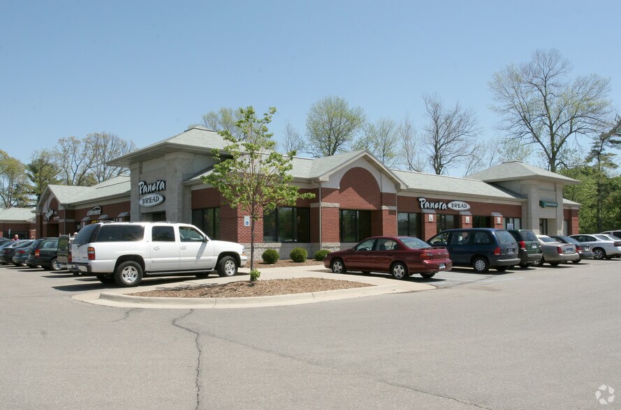 More Photos Of 4738 Central Park Dr, Okemos Freestanding For Lease