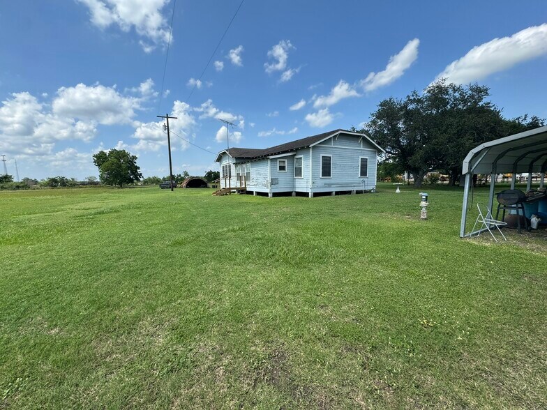 More Photos Of 26544 S Hwy 59, El Campo Land For Sale