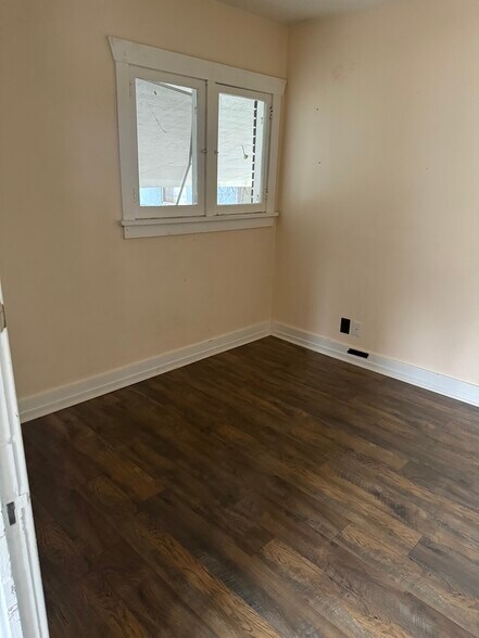 More Photos Of 7604 S Redwood Rd, West Jordan Office For Sale