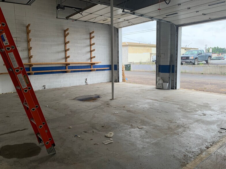 More Photos Of 21 Dons Way, Blackfoot Industrial For Lease